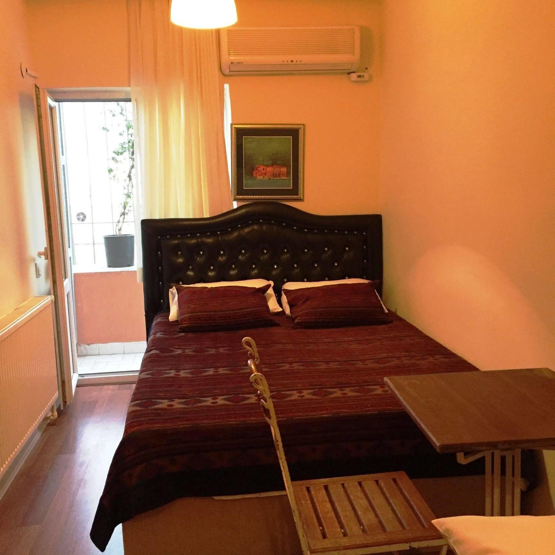 Nobel Hostel Istanbul Exterior photo