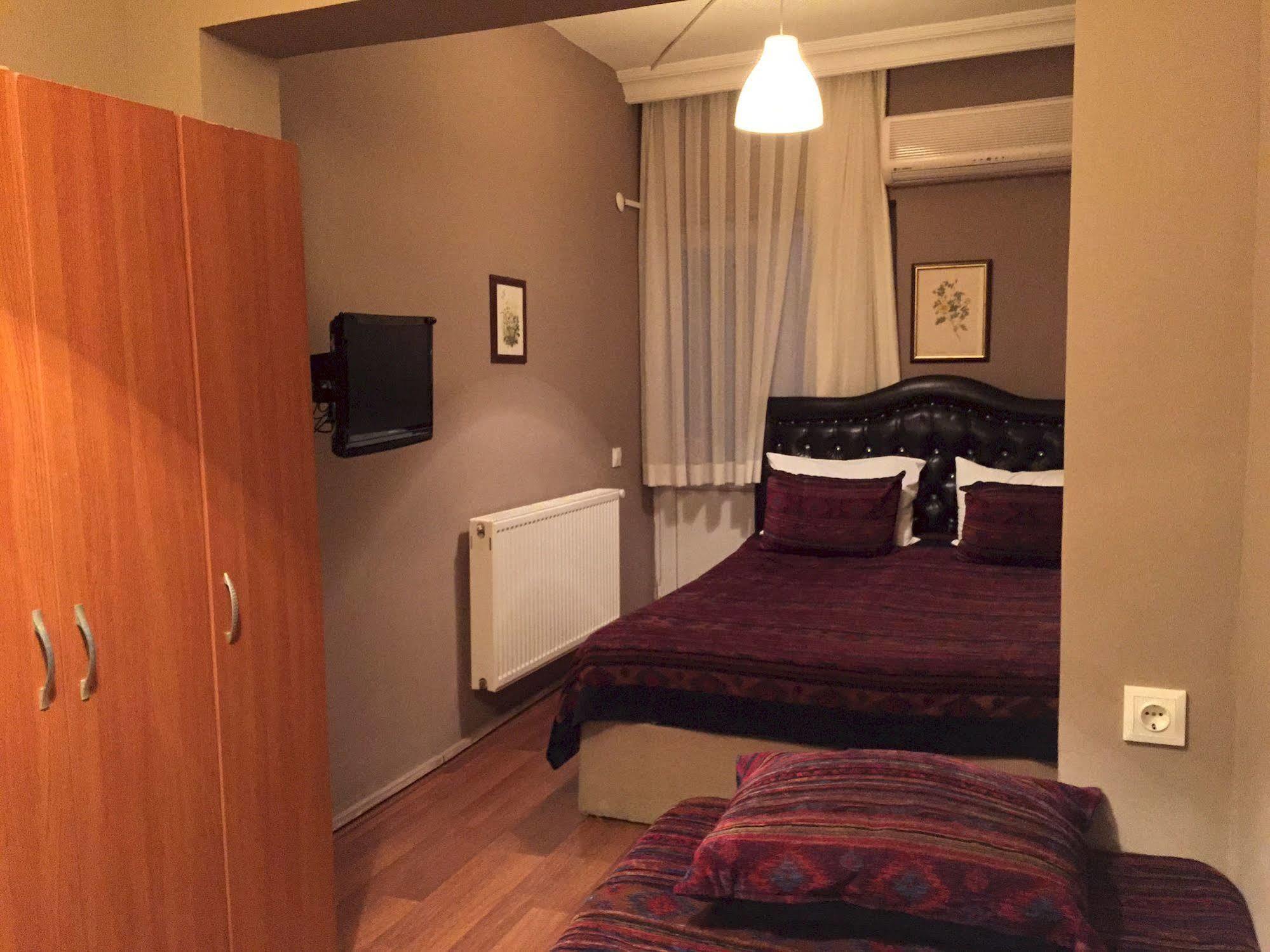 Nobel Hostel Istanbul Exterior photo