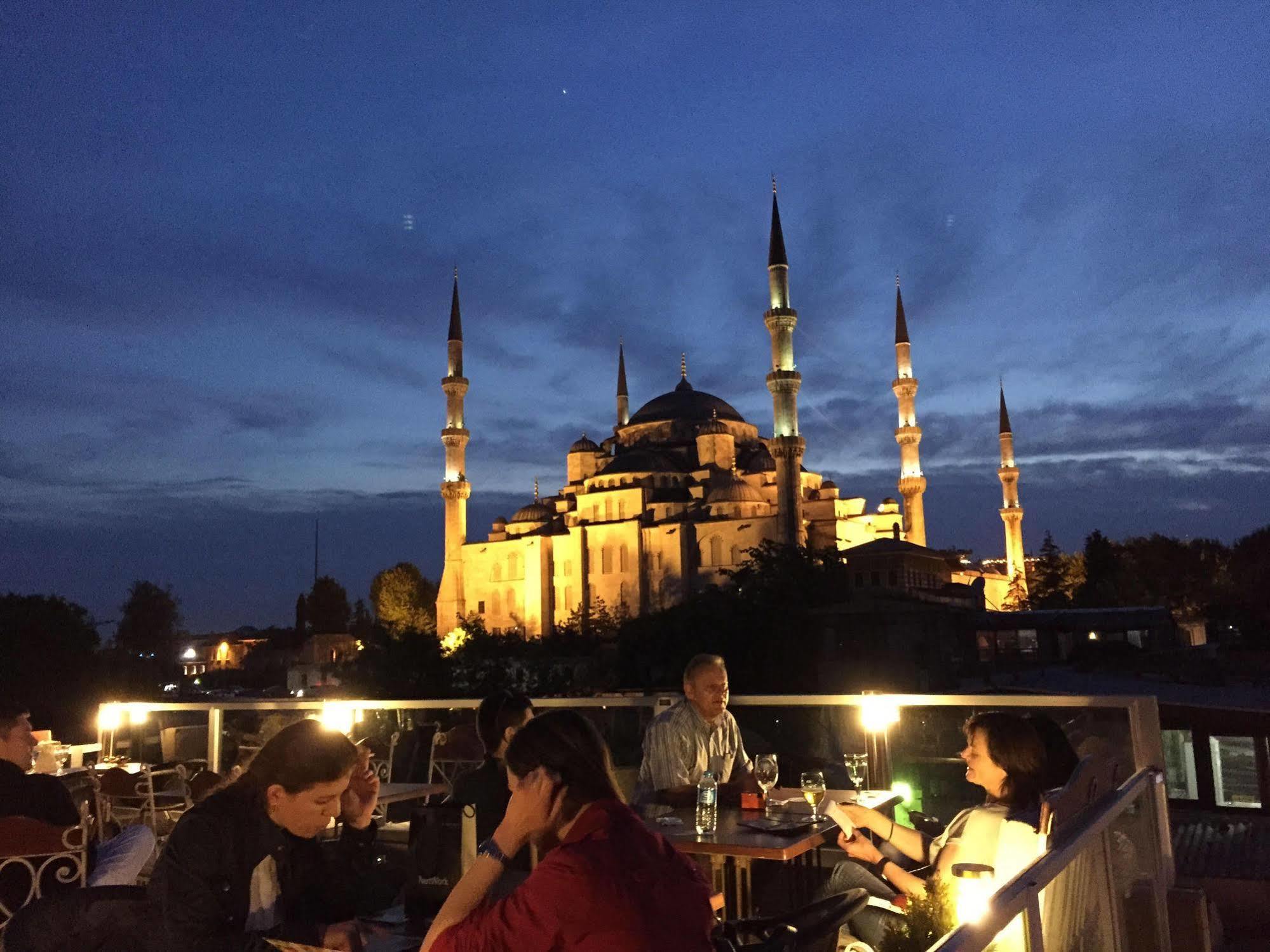 Nobel Hostel Istanbul Exterior photo
